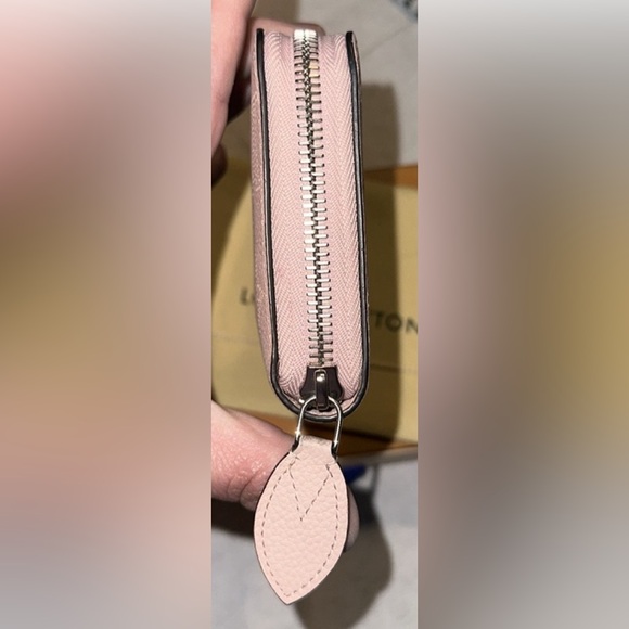 Louis Vuitton Pink Mahina Leather zip around wallet Full Set - Picture 3 of 11